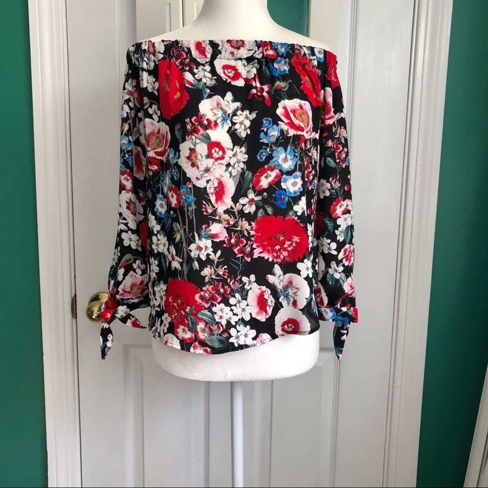 Premise black floral Off the shoulder top size small